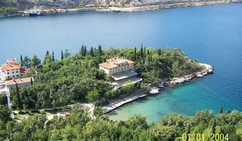 Apartman "Sabine Red" With Heated Pool Omisalj Bagian luar foto